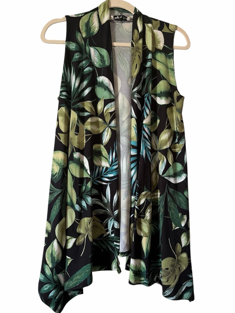 Black and multiple shades green leaf print open front vest/cardigan
